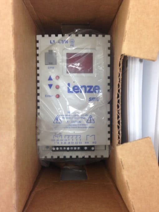 LENZE ESMD251X2SFA 000XX2H21 INVERTER MOTOR DRIVE (H335) 1