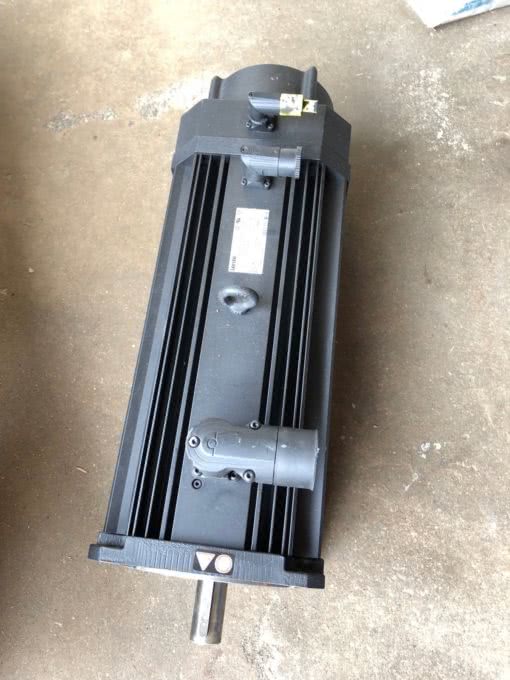 LENZE MCA19S17-RS0P1-B28R-ST5F10N-R0SU ASYNCHRONOUS SERVO MOTOR W/ A2S-130 (NM1) 1