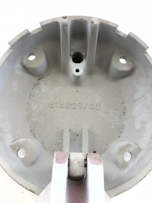 NEW 615735/00 615627/00 CAST IRON CAP, FAST SHIP! (B431) 1