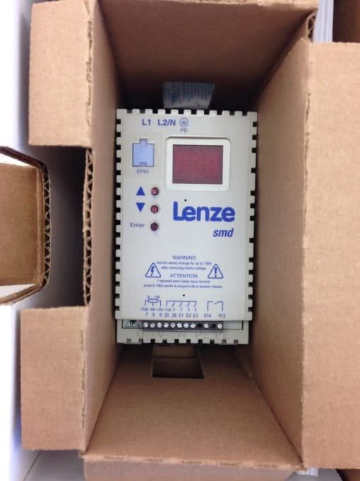 LENZE SMD L1 L2/N ESMD251X2SFA 000XX2H21 MOTOR DRIVE (B407) 1