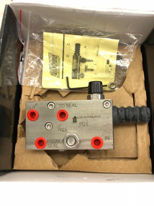 NEW IN BOX JOHN CRANE SAFEUNIT TYPE SFQ-08-00 FLOW MONITOR CONTROLLER (B453) 2