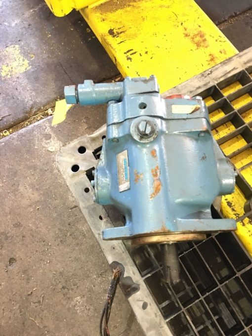 USED EATON VICKERS PVB10-LSY40-CM-11 HYDRAULIC PISTON PUMP, FAST SHIP! (HP PT) 1