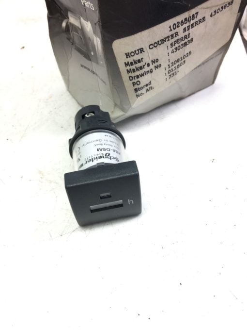 Schneider Electric XB5DSMElectric Hours Run Meter, 5 digits, Rotary Digit, H137 2