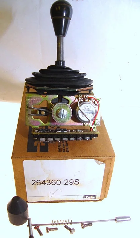 FAST SHIP! NEW in BOX! Parker Hydraulics 264360-29S Joystick Controller (B189) 3
