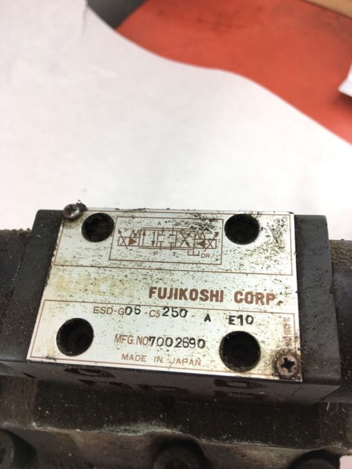 USED FUJIKOSHI 7002690 ESD-G06-C5250-A-E10 VALVE ASSY W/ DAMAN 0697, (B369) 2