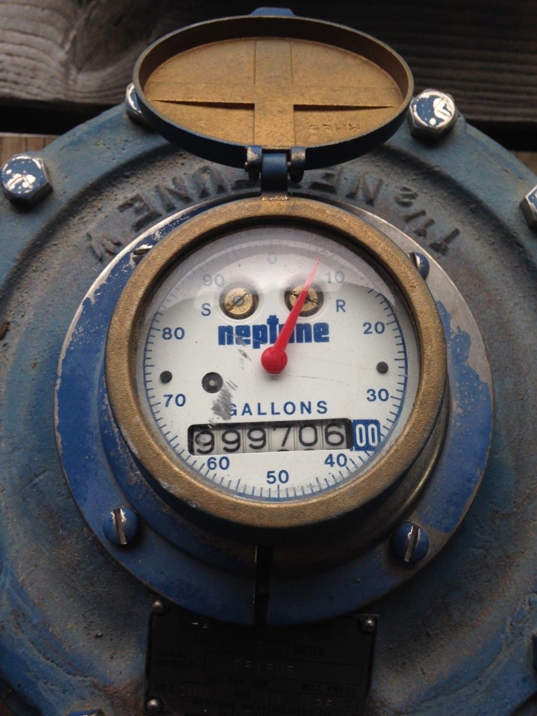 NEPTUNE TRIDENT TYPE S GALLONS WATER METER DF1805 1 1/2