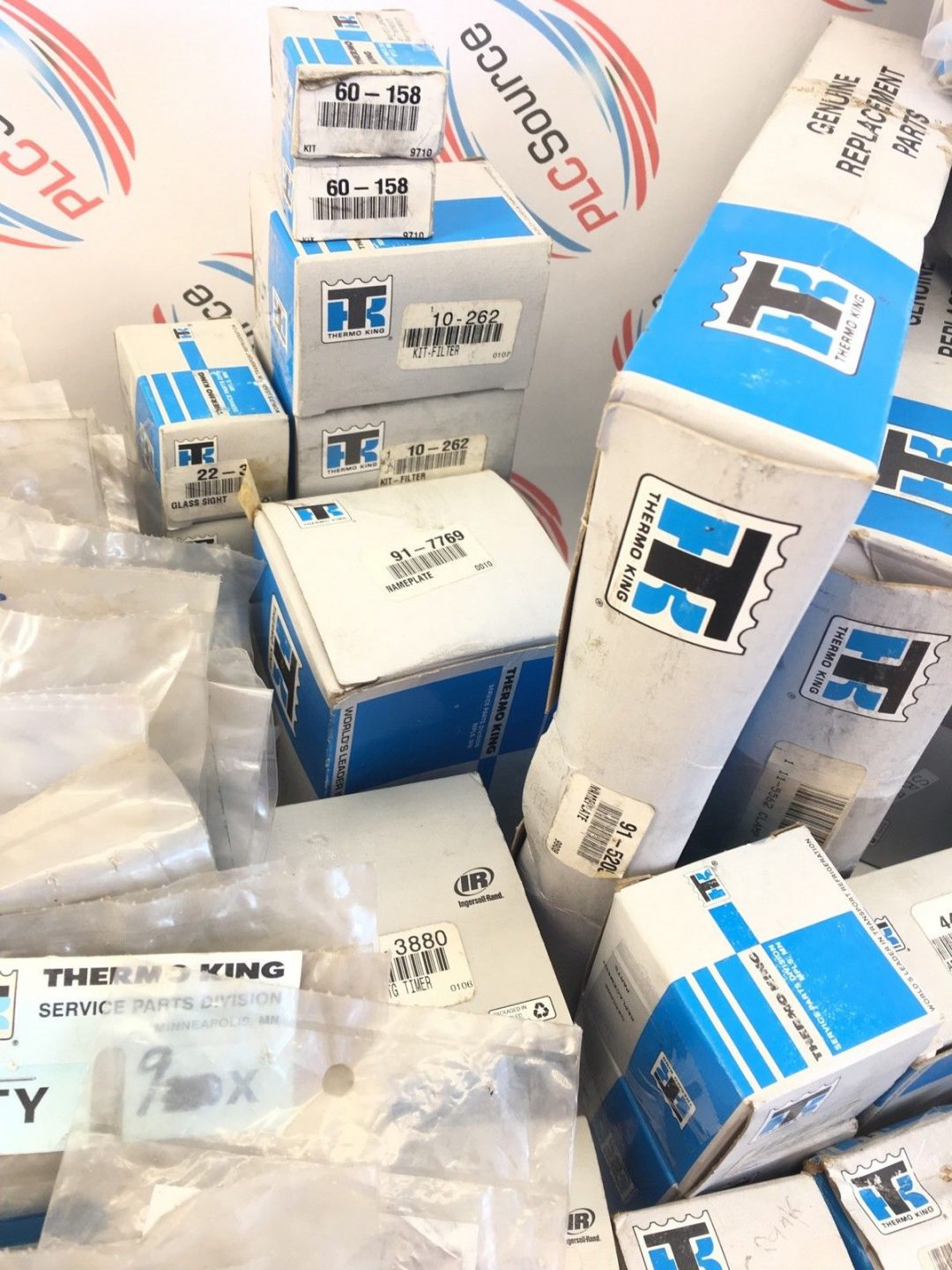 LOT OF ASSORTED NEW THERMO KING PARTS