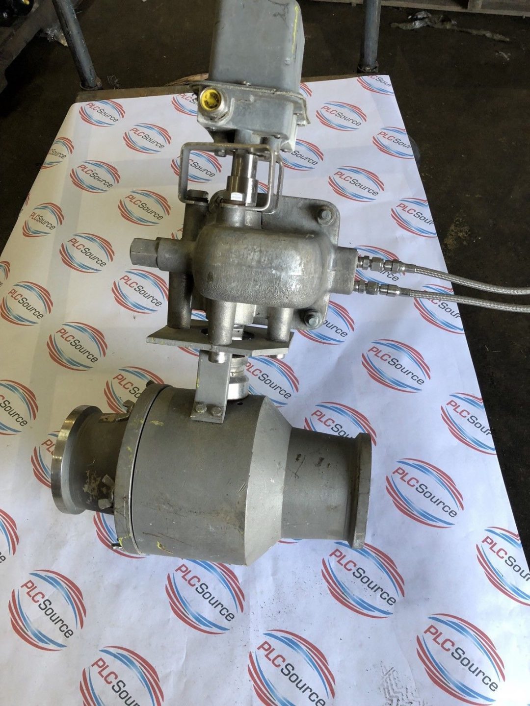JAMESBURY 150PSI ACTUATOR VALVE ST200 B WITH FLUID FLOW 2FT BALL VALVE 300 W.P