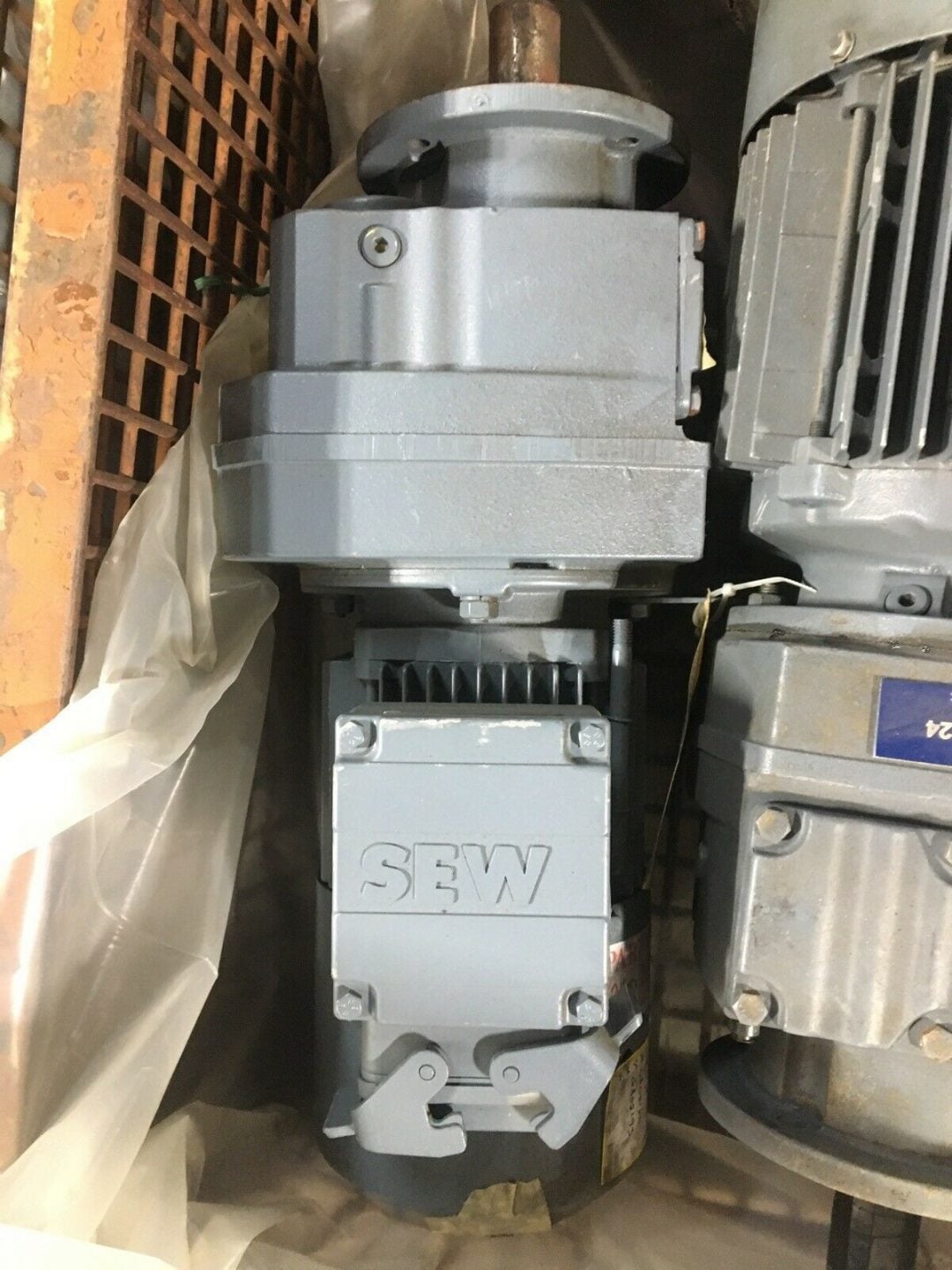 SEW-EURODRIVE RF47 DT71D4-BMG/HR/TH