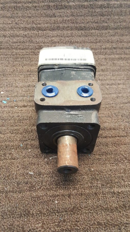 White Drive RS Series Hydraulic Motor 200200f3710aaaaa *NEW* (B196) 1