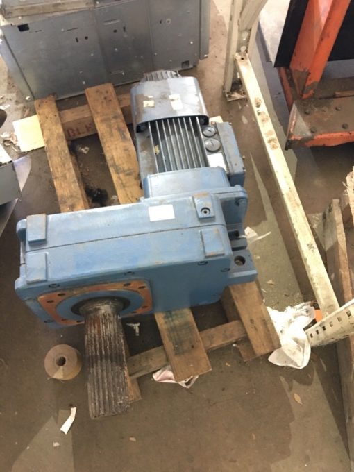 NEW DEMAG ZBA90B4 B020 MOTOR, 2