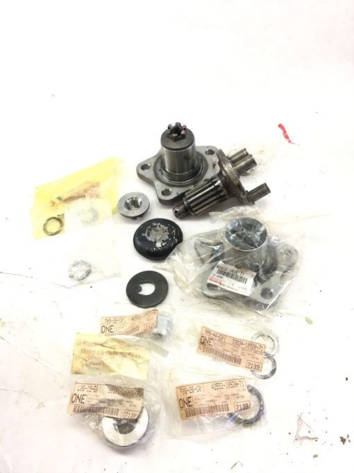 NEW IN BOX TOYOTA 04942-10103-71 FRONT AXLE SHAFT KIT, FAST SHIPPING! B326 1