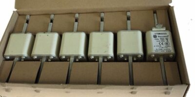 NEW BOX OF 6 COOPER BUSSMAN 170M3223 TYPOWER ZILOX FUSES, 630A, 690VAC, (F63) 1